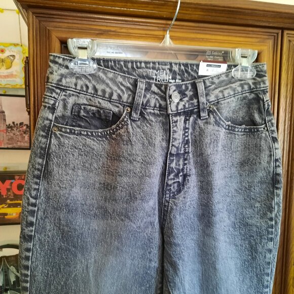 Acid Wash High-Rise Straight Crop Jeans NWT! - Gray, Size 4 - Picture 4 of 16